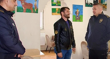 Emniyet Müdürü Şener’in ‘babacan tavırları’ takdir topluyor