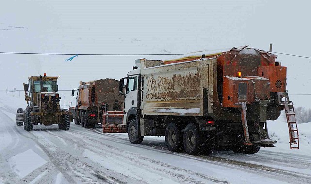 Erzincan&#039;ın yüksek kesimlerinde kar yağışı