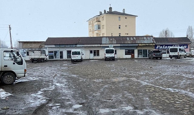 Esnaf işyeri, vatandaş park istiyor