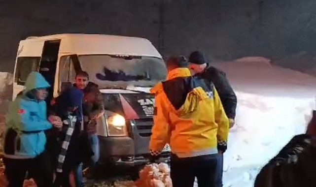 Fırtınada mahsur kalan arıza ekipleri kurtarıldı