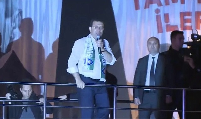 İmamoğlu'ndan gövde gösterisi! Seçim öncesi son konuşmasını AK Parti'nin kalesinde yaptı