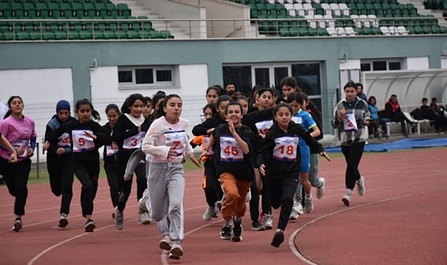Kars'ta atletizm yarışları yapıldı