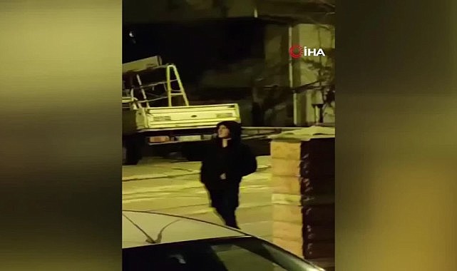 Komşularını bağırarak sahura kaldırdı