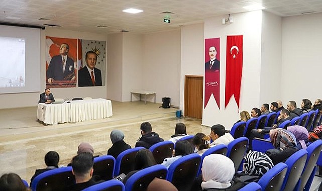 KOSGEB Müdürü Sivri ARÜ'de ders verdi