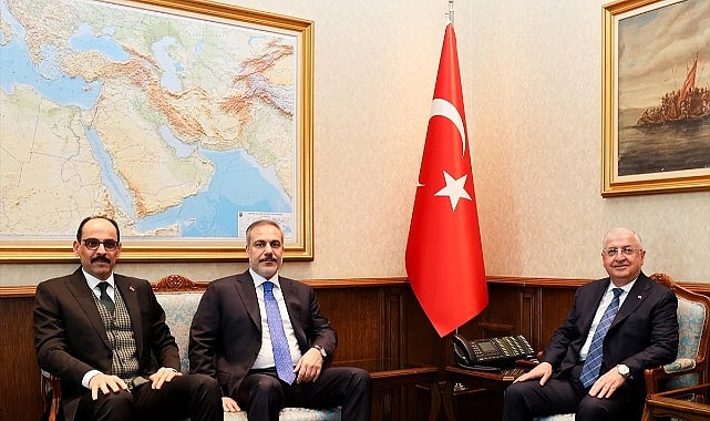 MSB'de sürpriz buluşma! Hakan Fidan, Yaşar Güler ve İbrahim Kalın bir araya geldi
