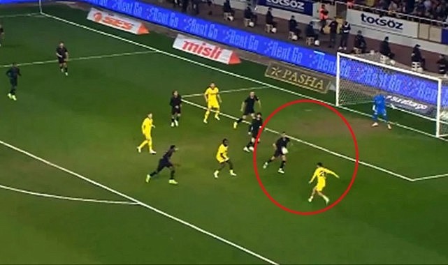 Ne yaptın sen Cengiz? Attığı golü görenler ayakta alkışlıyor