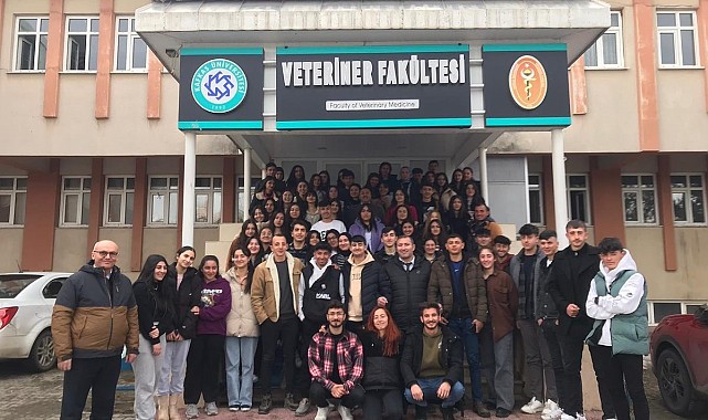 Öğrenciler Kafkas Üniversitesi&#039;ni gezdi