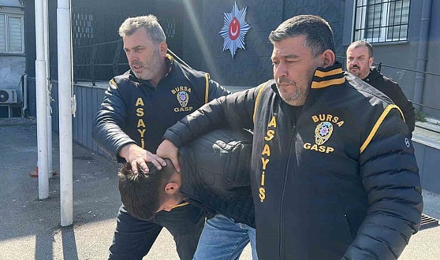 Sanal bahis borcu yüzünden kuyumcu soyan zanlılar, tutuklandı