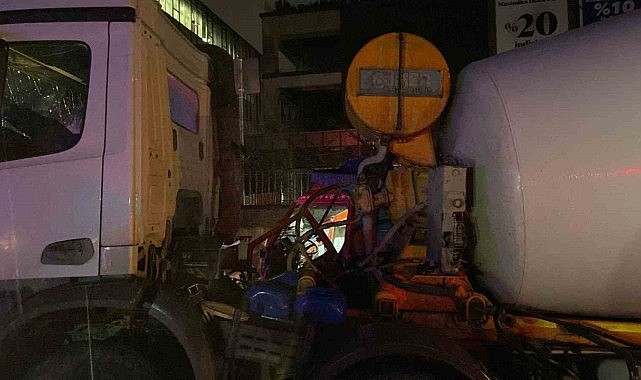 Sarıyer’de kontrolden çıkan beton mikseri karşı şeride geçip kamyonete çarptı: 1 ağır yaralı