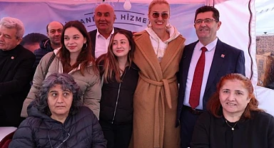 Tuğba Özay, başkan adayı Orhan Çerkez'e destek verdi