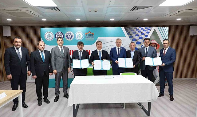 "Tulum Peyniri ve Toplu Sera Bölgesi" ile ilgili protokol imza töreni düzenlendi
