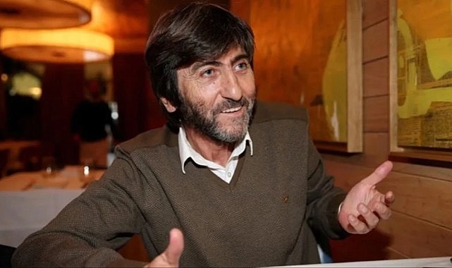 "Türk futbol tarihinin en iyisi" diyen Rıdvan Dilmen Galatasaray'ı yere göğe sığdıramadı