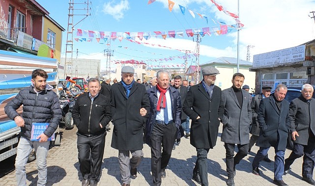 Vekil İncesu, Hanak halkıyla buluşarak CHP adayını destekledi
