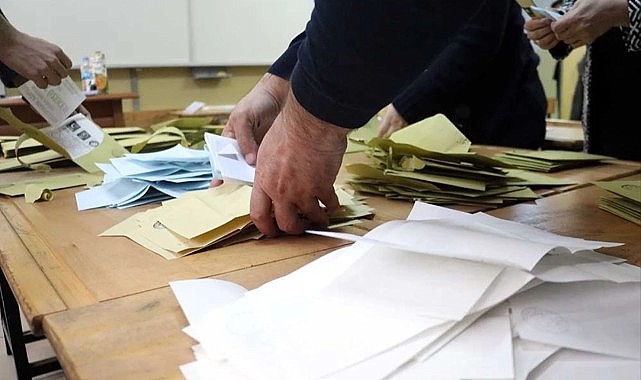 6 ilde kıl payı farkla belediye başkanlıkları el değiştirdi