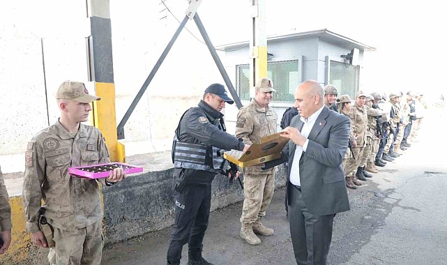 Ağrı'da bayramlaşma programları düzenlendi