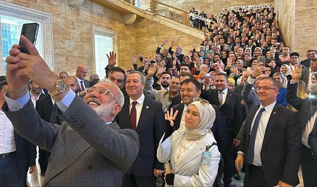 AK Partili Yenişehirlioğlu Meclis'ten paylaştığı fotoğrafı, kolundaki saat gündem olunca sildi