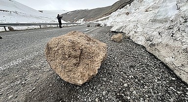 Ardahan-Ardanuç kara yolunda heyelan tehlikesi