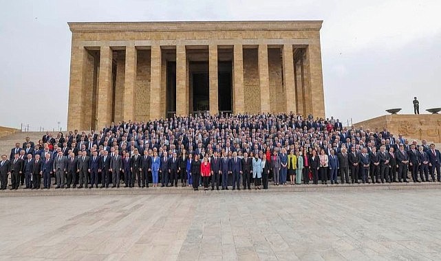 Başkan Budak, ATA’nın kabrini ziyaret etti