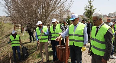 Başkan Demir'in öncülüğünde bahar temizliği devam ediyor