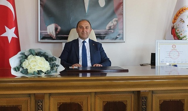 Başkan Kurukaya, koltuğa oturdu
