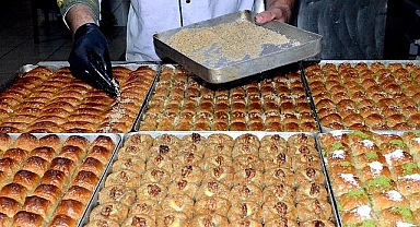 Bayram öncesi tatlı mesaisi