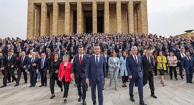 CHP'li Belediye Başkanları ATA'nın huzurunda