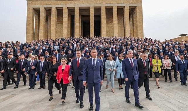 CHP'li Belediye Başkanları ATA'nın huzurunda