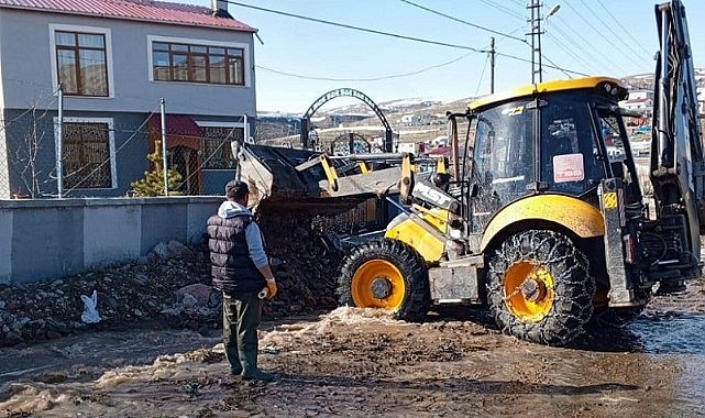 Damal’ı sel bastı, yollar çamur deryasına döndü