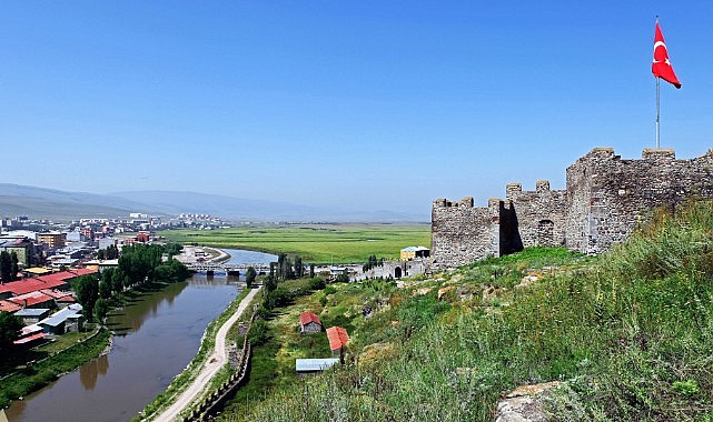 Doğu'da güneş yüzünü gösteriyor