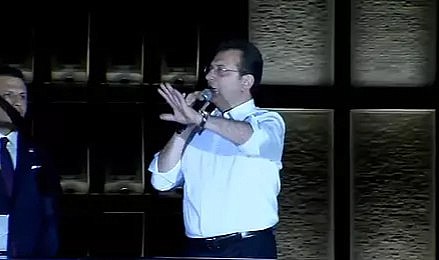 Ekrem İmamoğlu'ndan Saraçhane'de zafer konuşması! On binlerce kişiye seslendi