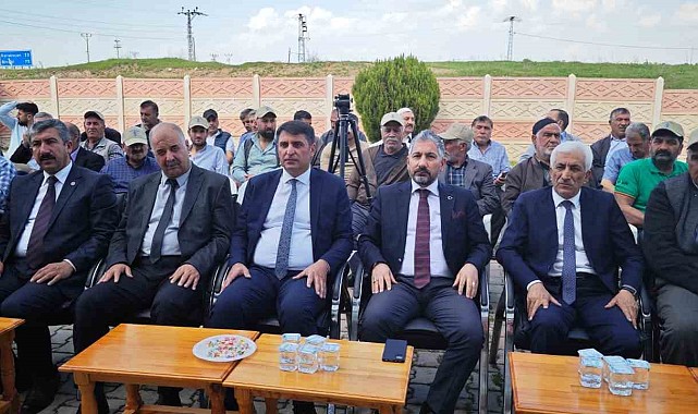 Elazığ'da Trabzon hurması fidan dağıtımı gerçekleşti
