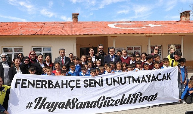 Fenerbahçeli Şentürk’ün adı köyündeki kütüphanede yaşayacak