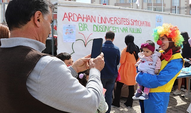 Gençlerden 23 Nisan kutlamalarına renkli katılım