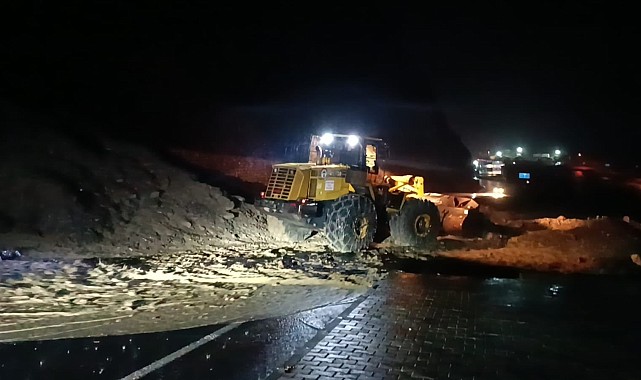 Hakkari'de sağanak yağış etkili oluyor