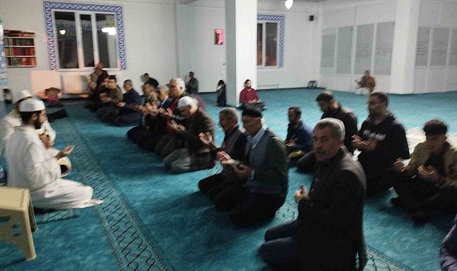Kadir Gecesi dualarla idrak edildi