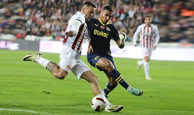 Kanarya ağır yaralı! Fenerbahçe, deplasmanda Sivasspor ile 2-2 berabere kaldı