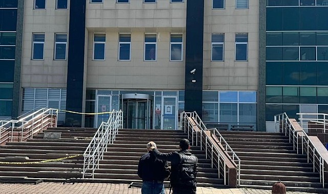 Kars'ta gözlük kabından uyuşturucu çıktı