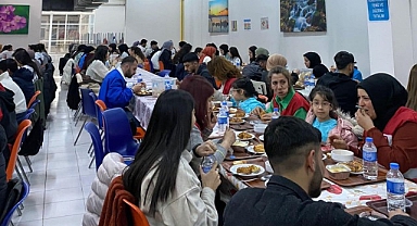 Kızılay, öğrencilere iftar yemeği verdi