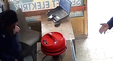 Komşuda ilginç olay: Süpürgenin içinden 15 tane fare çıktı