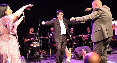 Orhan Çerkez, seçimin stresini roman havasıyla attı