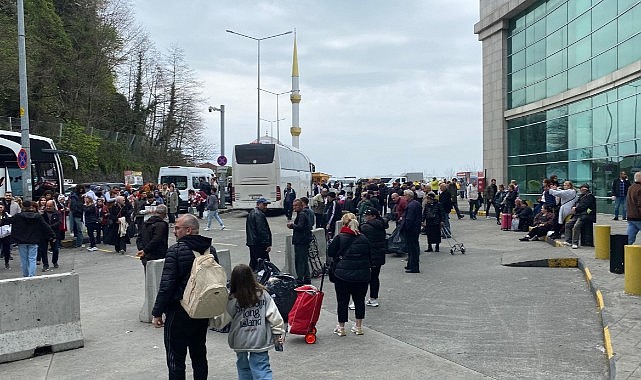 Sarp Sınır Kapısı’nda bayram ilk iki gününde 44 bin yolcu giriş- çıkış yaptı