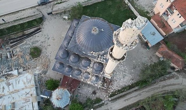 Tokat'ta 5.6'lık depremin izleri gün ağarınca ortaya çıktı