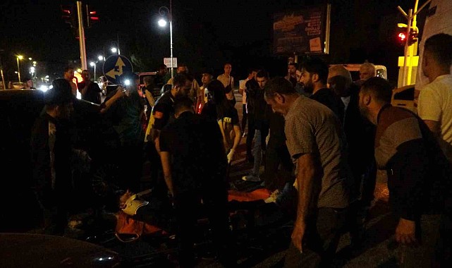 Üç aracın karıştığı kazada ortalık savaş alanına döndü: 3 yaralı