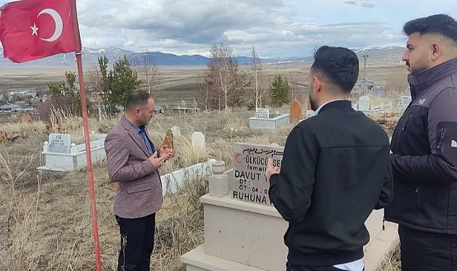Ülkü ocakları başkanı Kay, ülkücü şehidi mezarı başında ziyaret etti