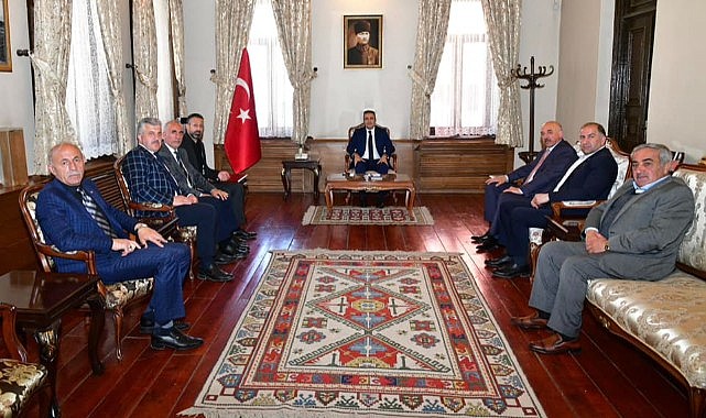 Vali Çiçek, AK Parti il yöneticilerini ağırladı: Başarılar diledi