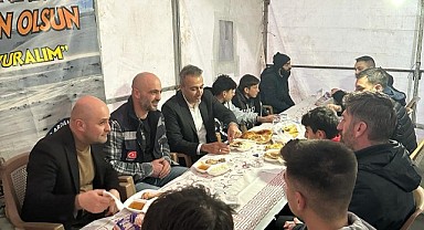 Vali Çiçek, Dernek iftarında orucunu açtı