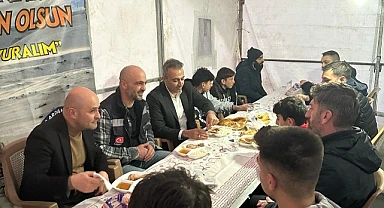 Vali Çiçek, Dernek iftarında orucunu açtı