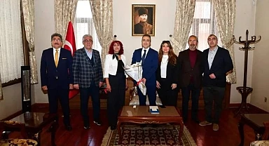 Vali Çiçek, turizm sektöründeki temsilcilerle bir araya geldi