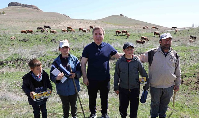 Vali ile çobanlık yaban çocukların karşılaşması yürekleri ısıttı