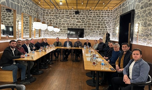 Vekil Koç, gazetecilerle iftar sofrasında buluştu
